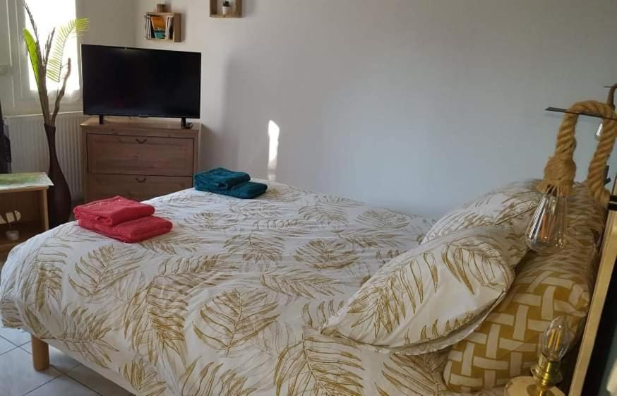 Le Kalarino Bed & Breakfast Saint-Remeze ภายนอก รูปภาพ